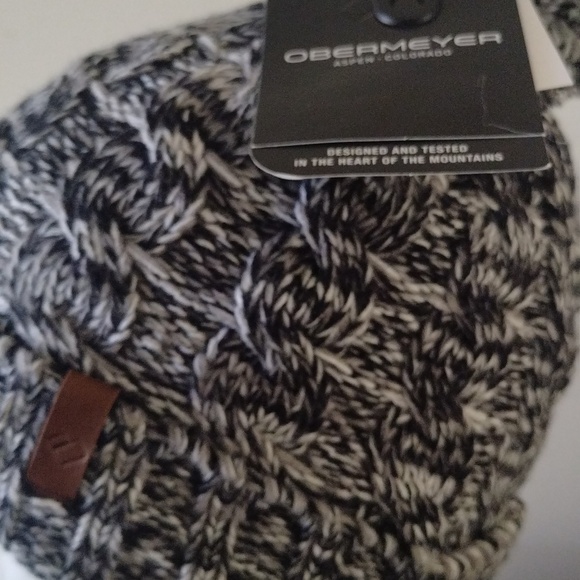 San Fran Pom Beanie - Picture 2 of 3